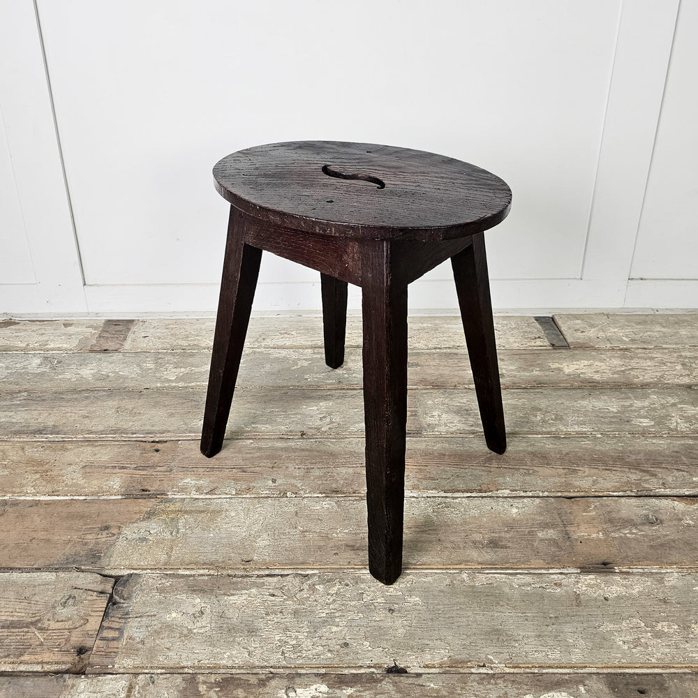 English pub or farmhouse seating
