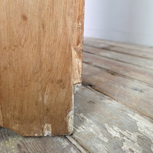 Antique three drawer chest of drawers in ash, dating from the early 20th century, with a gallery back and a decorative plinth base supporting the piece.
