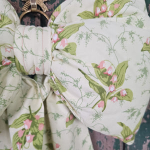 Padded country house bow in Sanderson Christobel fabric