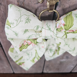 Sanderson Christobel bow in pale lemon and green