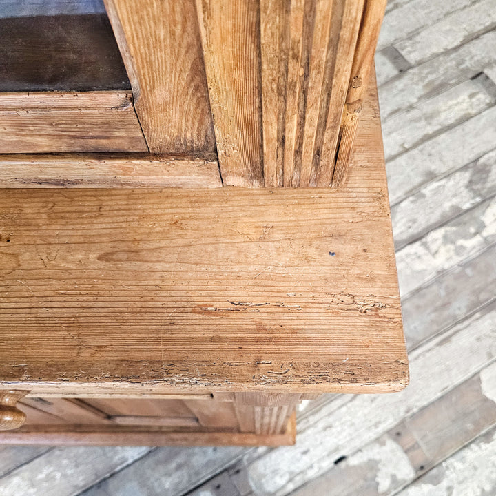 Farmhouse style pine dresser with drawers