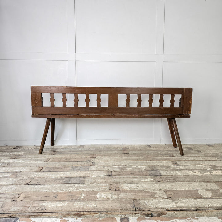 Painted pine bench with reversible slatted back
