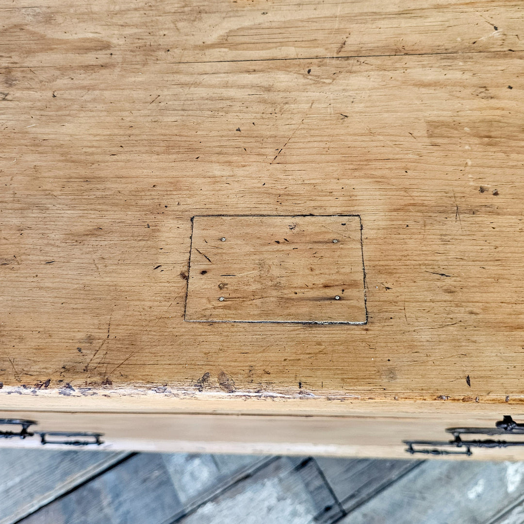 pine chest with upstand
