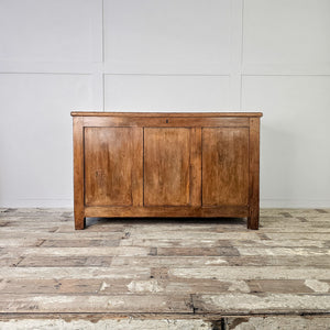 Vintage pine box for storing shoes and everyday items, featuring a hinged lid and sectioned internal compartment.
