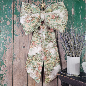 Country house style bow in vintage French fabric
