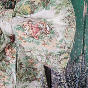 Characterful bow in vintage fabric tones