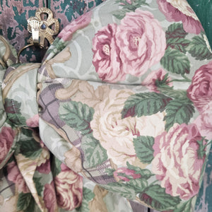 Vintage fabric bow with plush proportions
