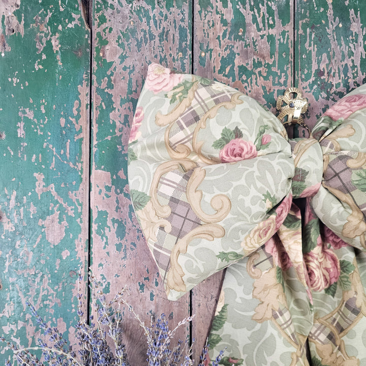 Softly structured bow in patterned vintage textile