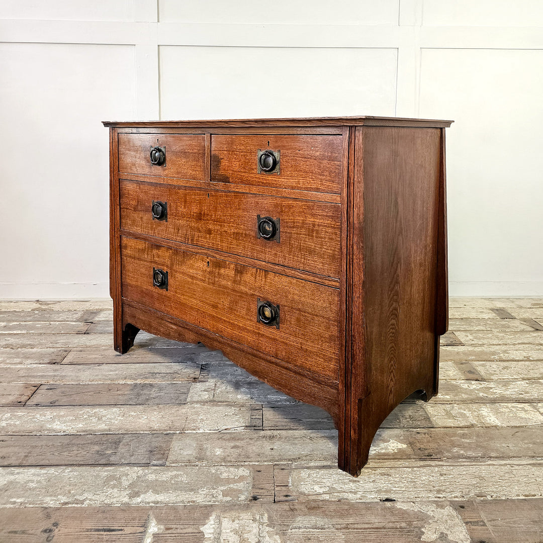 Arts and Crafts style chest of drawers in oak
