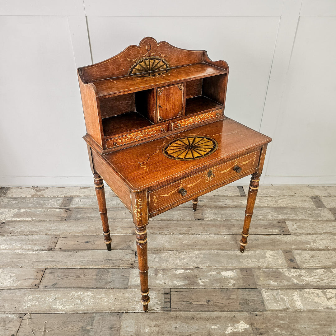 Antique painted desk with storage drawer and working locks and keys
