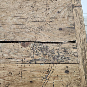 "French rustic table perfect for traditional homes."
