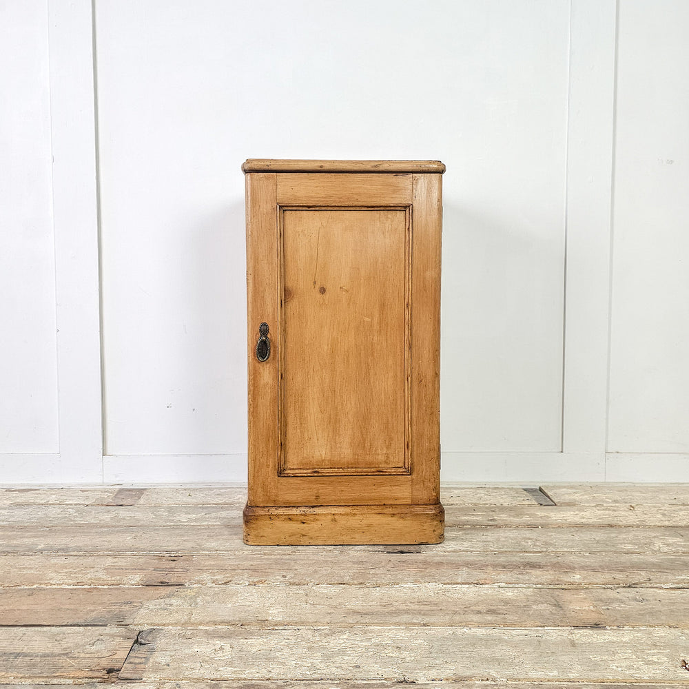 Compact Victorian cupboard in antique pine