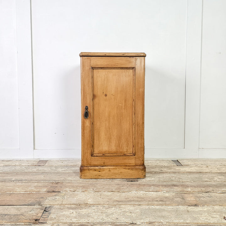 Compact Victorian cupboard in antique pine