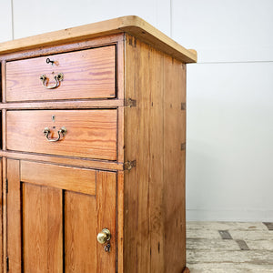 Sideboard featuring a total of seven drawers.
