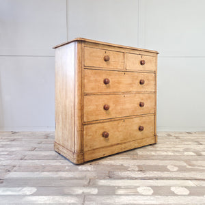 19th century pine chest of drawers with five drawers, turned wooden knobs and original painted finISH